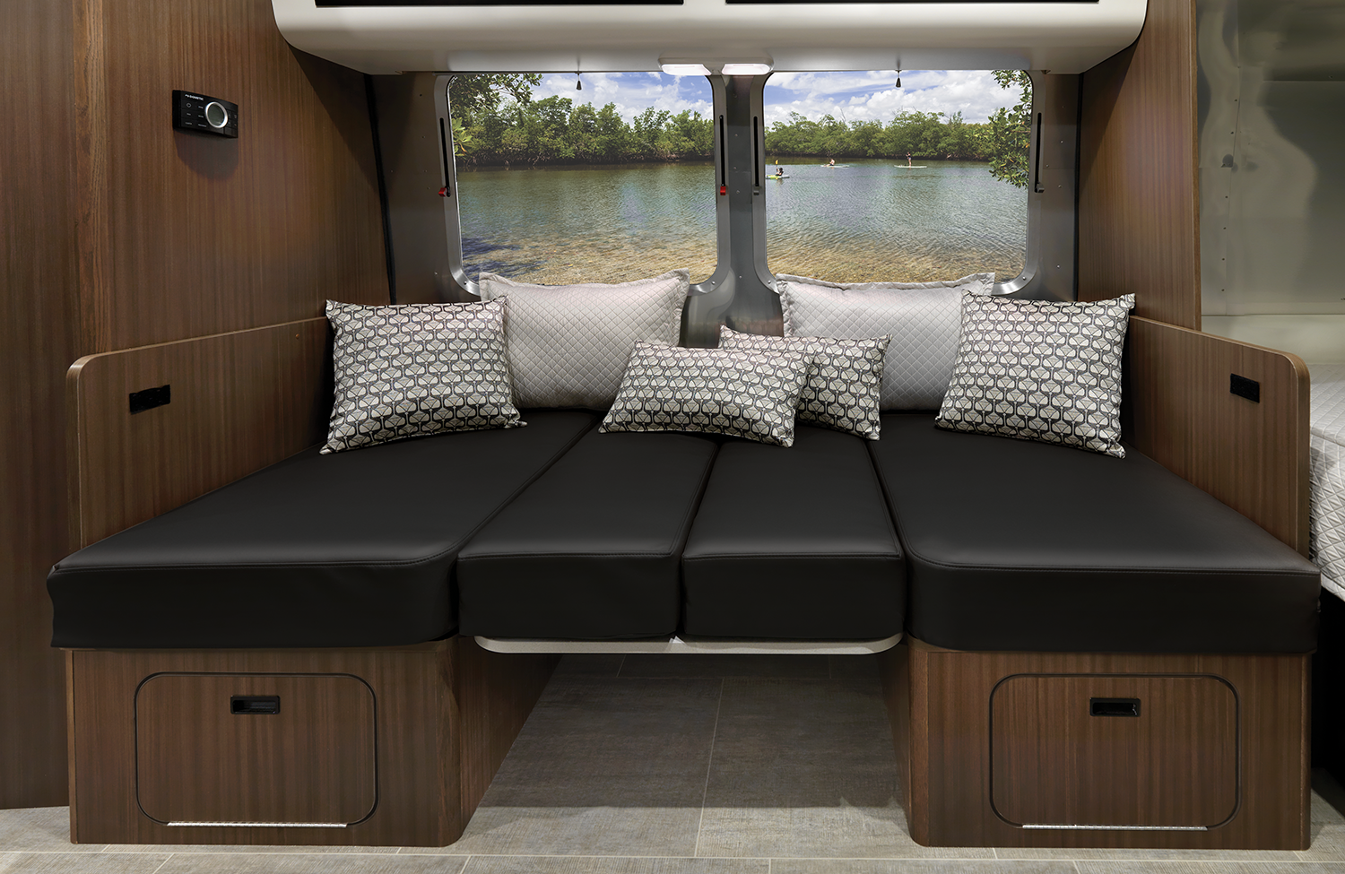 2021_Caravel_20FB_Interior_Daybed_Tungsten_WEB.png.png