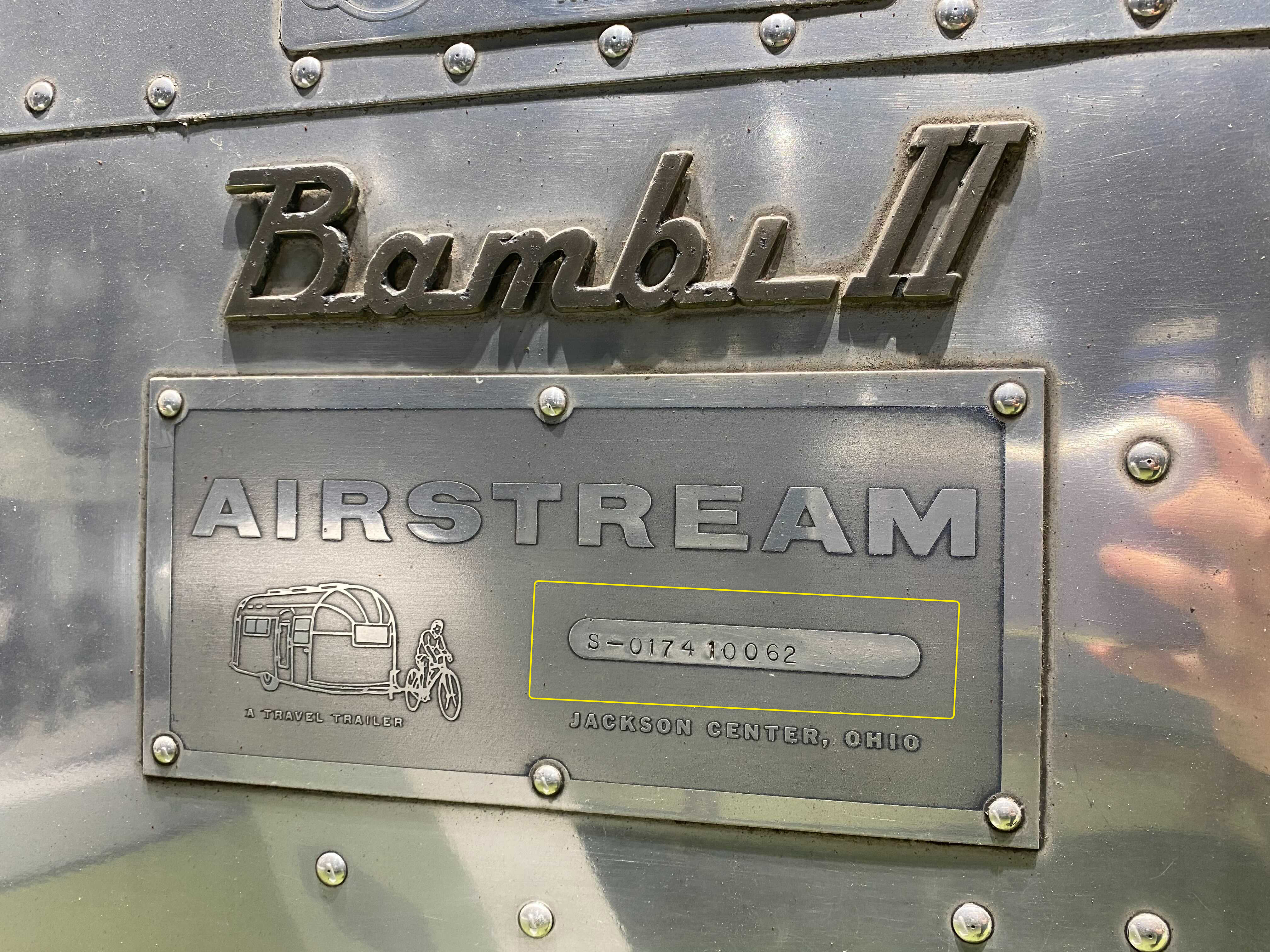 Airstream-Vintage-Badge-Identification.jpg